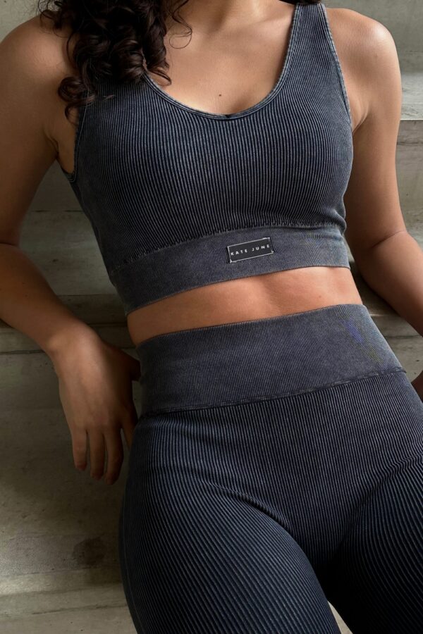 THE SEAMLESS ACTIVE TOP